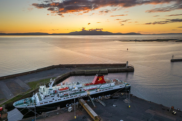 Back where she belongs—what a sight to see: the MV Caledonian Isles against an Ayrshire sunset over the Clyde ❤️